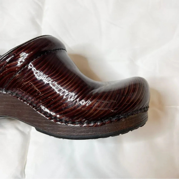 Dansko Abstract Line Print Clog Shoes - Picture 8 of 11